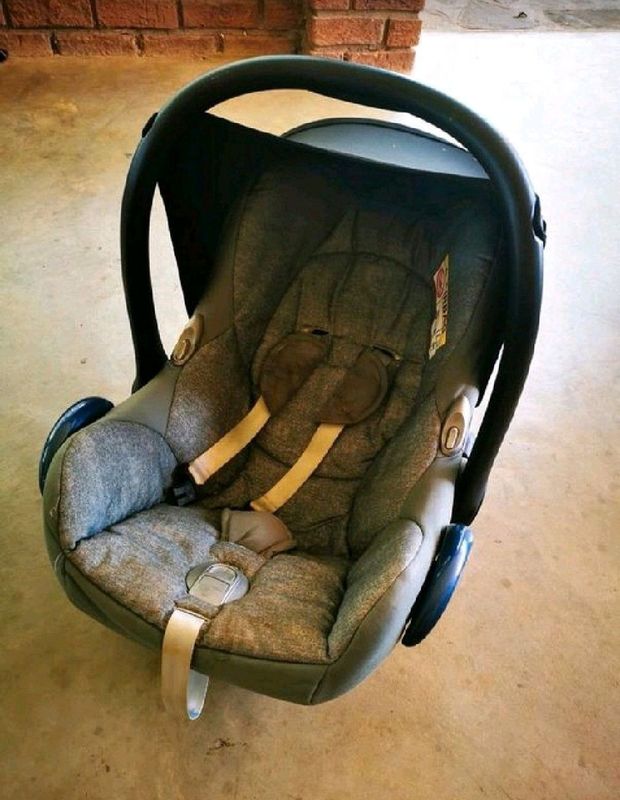 Maxi-Cosi Cabriofix Car Seat Baby