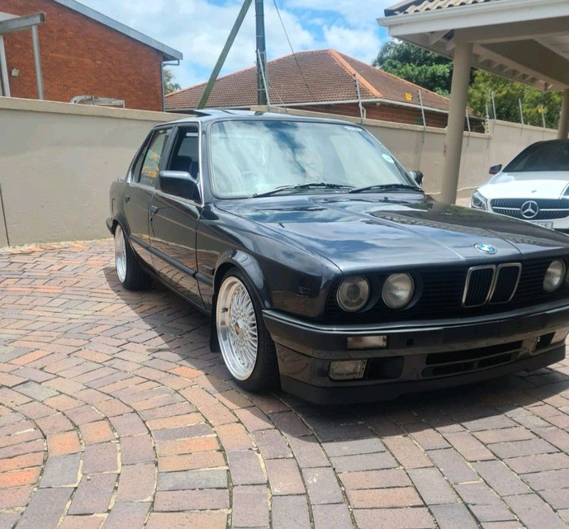 BMW 325i E30