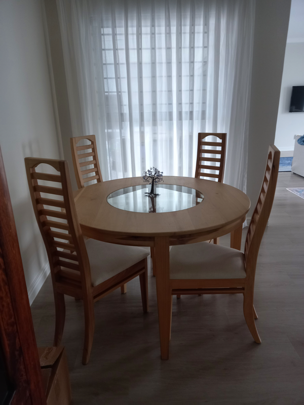 Dining Room Furniture,includes 4 free round tablecloths