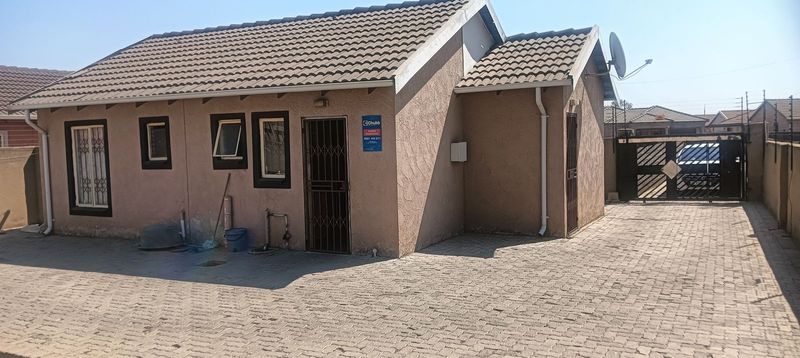 3 BEDROOM HOUSE FOR SALE