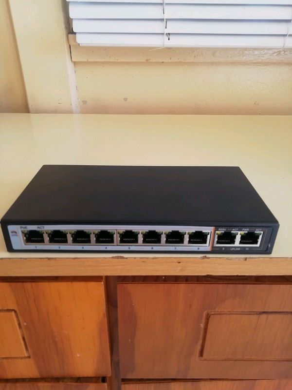 Data switch 8 port POE