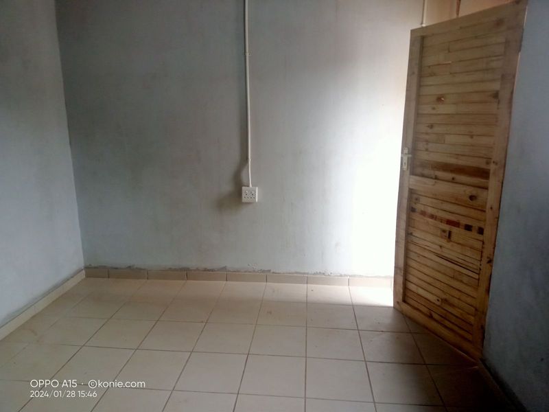 Room for rental in Thinasonke ext3