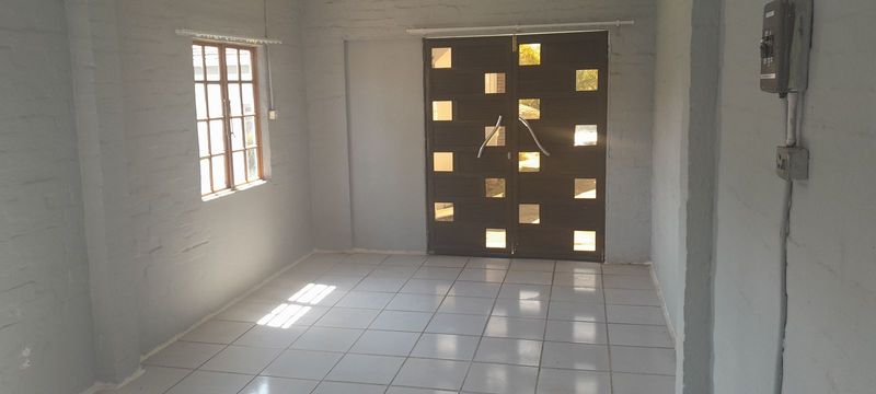 Granny flat available for rent in the Epworth area