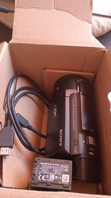 Sony Handycam FDR-AX53
