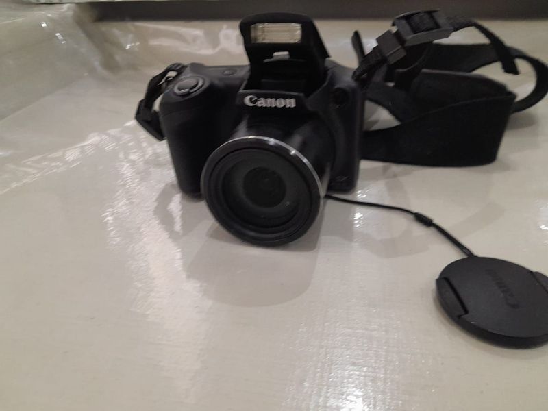 Canon PowerShot SX400 Digital Camera - basically brand new