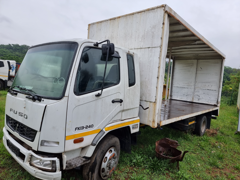 MITSUBISHI FUSO FK13-240 STRIPPING FOR SPARES