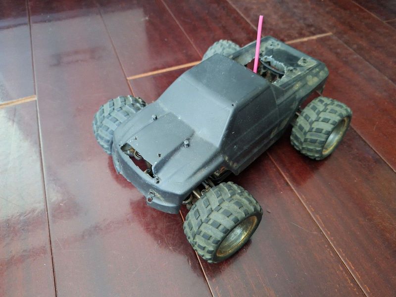 RC Truck with 2 batteries, remote and charger