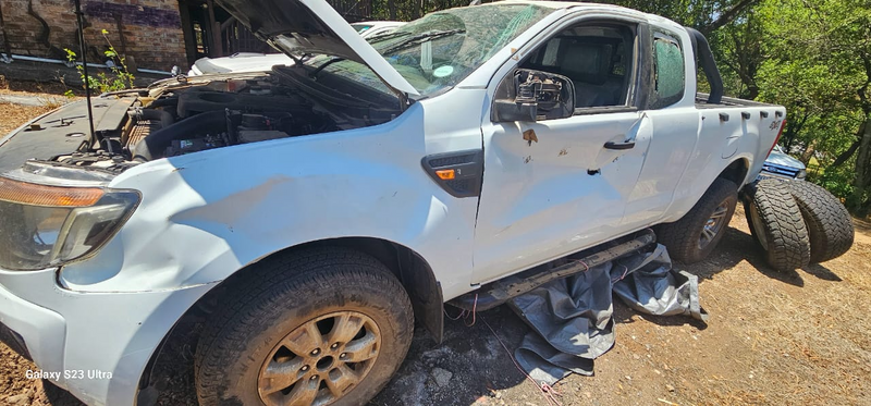 Ford ranger 2012 T6 3.2 club cab tdci with 4x4 Manual Gearbox stripping for spares code 2