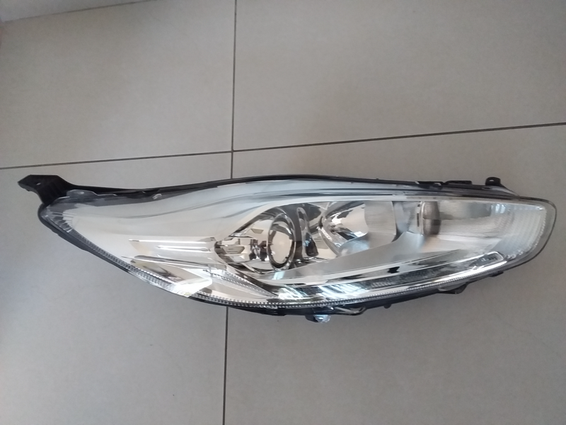 FORD FIESTA  2013 ONWARDS BRAND NEW HEADLIGHTS FOR SALE PRICE R1895 EACH