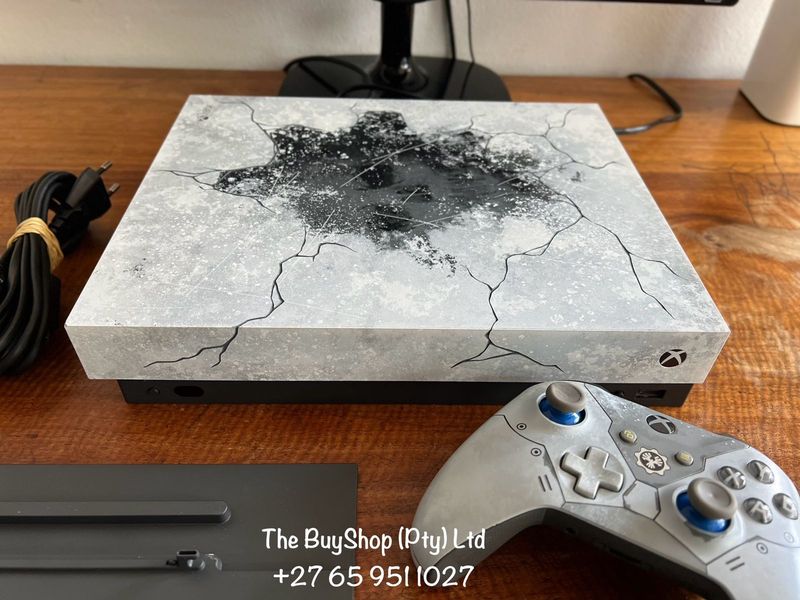 In Great Condition Limited Edition Xbox One X 1tb with Gears of War 5 Game &amp; 1 Controller.