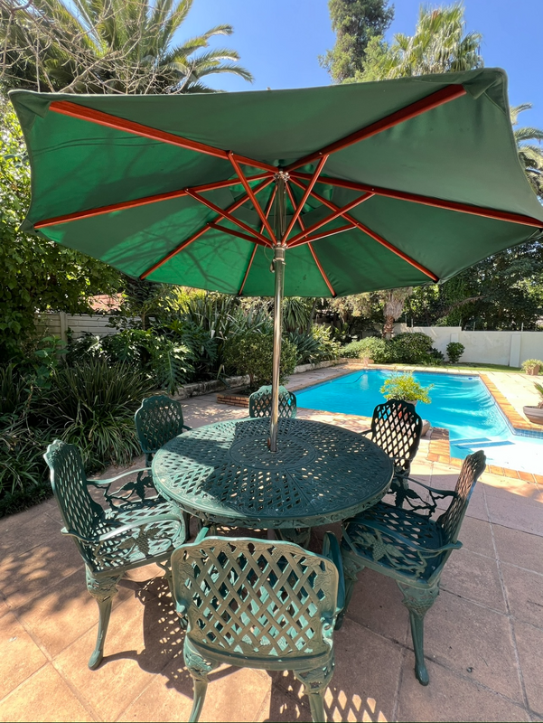 Outdoor green dining table set w/umbrella &amp; cushions