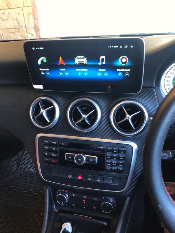 MERCEDES BENZ A-CLASS 10 INCH MEDIA TOUCHSCREEN WITH CARPLAY (W176)