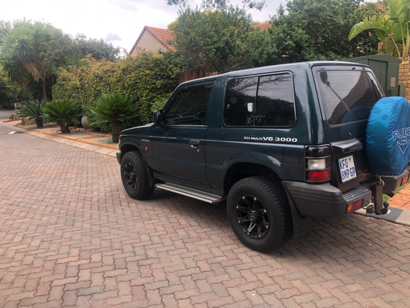 1996 Mitsubishi Pajero SUV