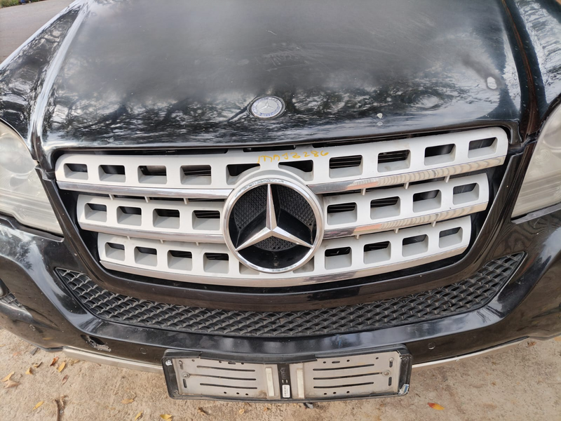 Mercedes ML350 cdi radiator Grill for sale used