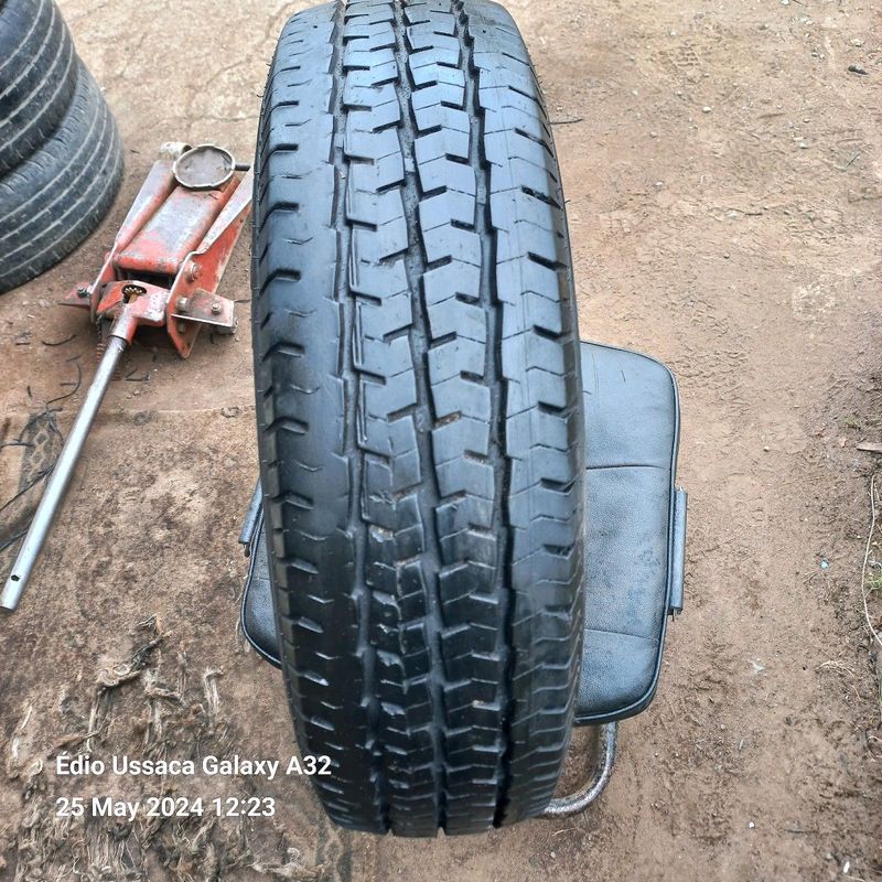 1x 195 R 15 Good second hand Tyre available R550 with fitting