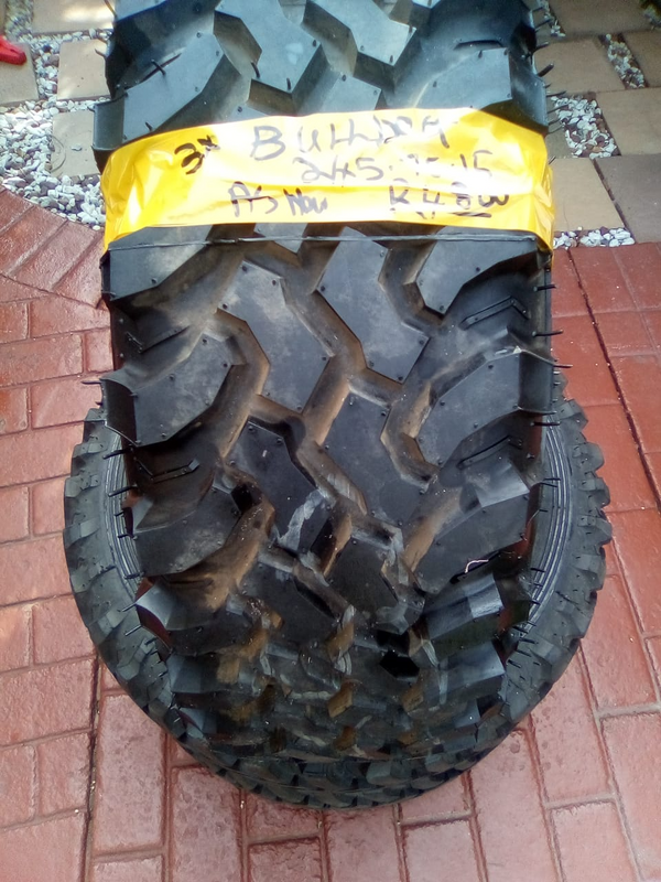 3xBulldog mud tyres As new...245/75/15