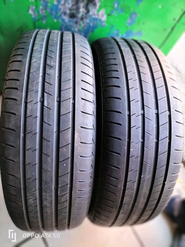 2x 225/60/18 Bridgestone Alenza normal tyres