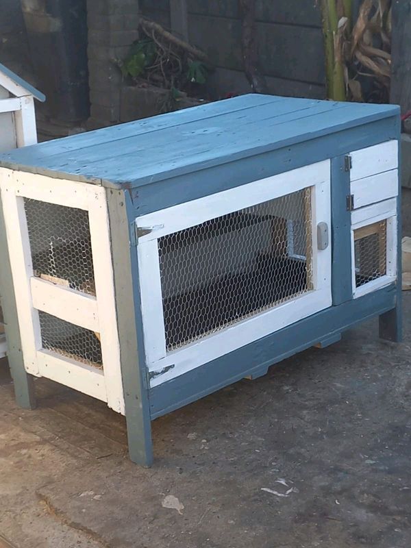 Rabbit hutch ( 1200mm longx 850mm high and 700mm wide) SOLD