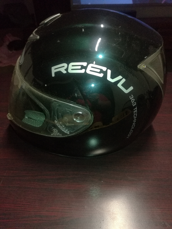 Reevu rear-vision motorcycle helmet