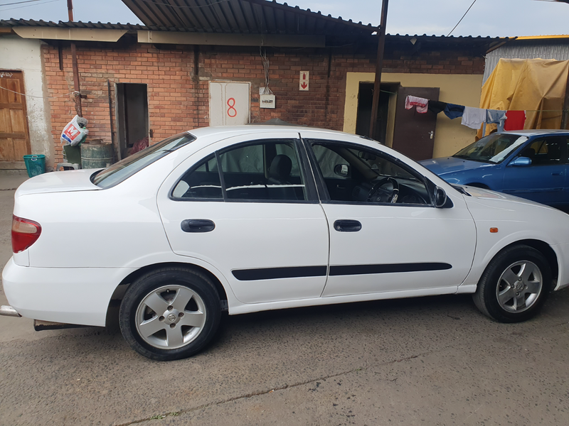 2004 Nissan Almera Sedan