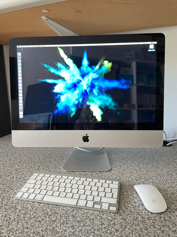 iMac 21.5 inch, mid 2011. 2,5 GHz Intel Core i5with 12 GB Memory