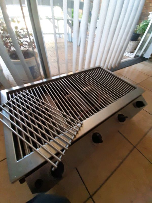 Im selling a gas braai for inside stainless steel
