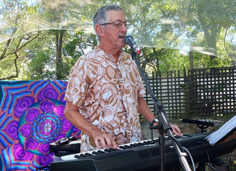 MUSICIAN /Live Music with STAN the MAN . Keyboard / Vocals .  Music from the 60s and 70s . .