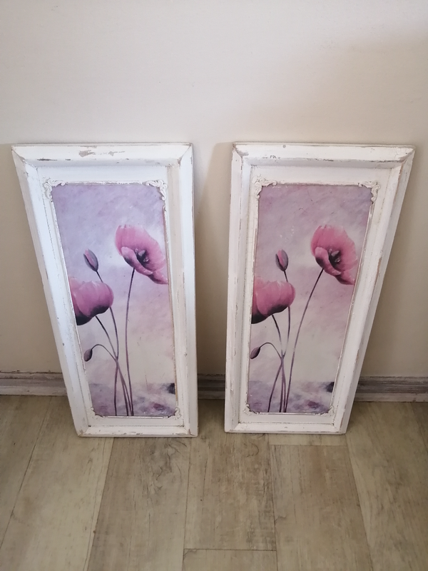 2x Shabby chic style frames &#43; art (Great condition) R300 for both