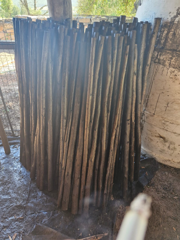 Creosote treated 1.4m wooden fencing droppers