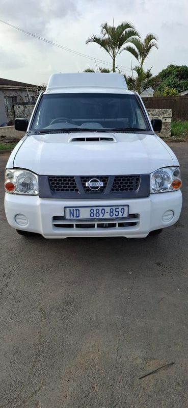 Nissan np300 for sale