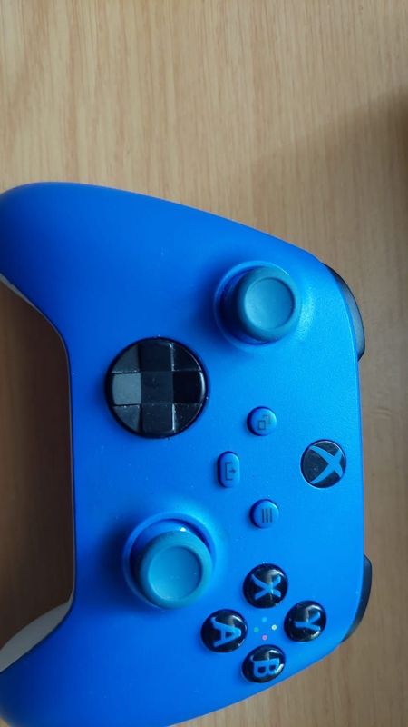 Blue xbox 1 controller