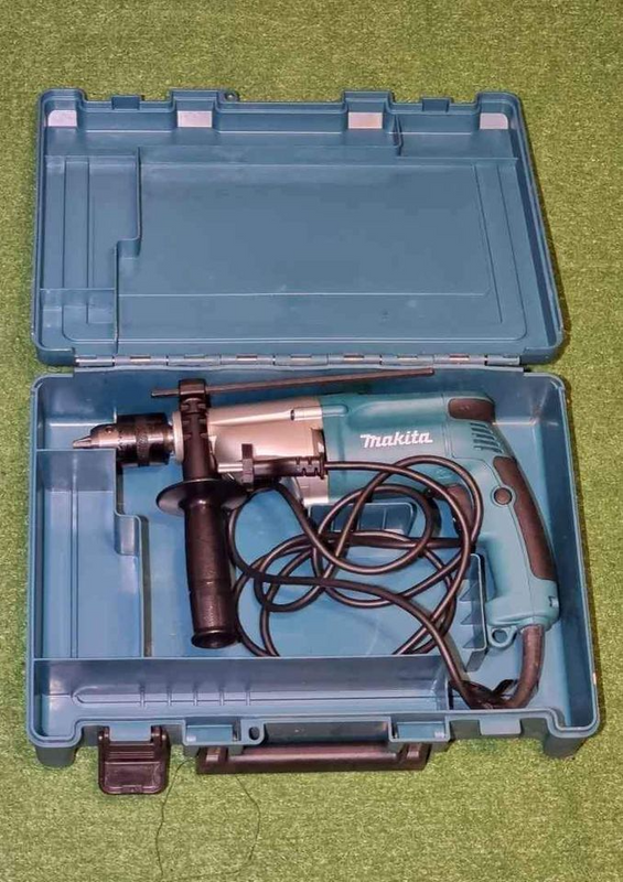 MAKITA IMPACT DRILL HP2050 IN EXCELLENT CONDITION &#64; R1800