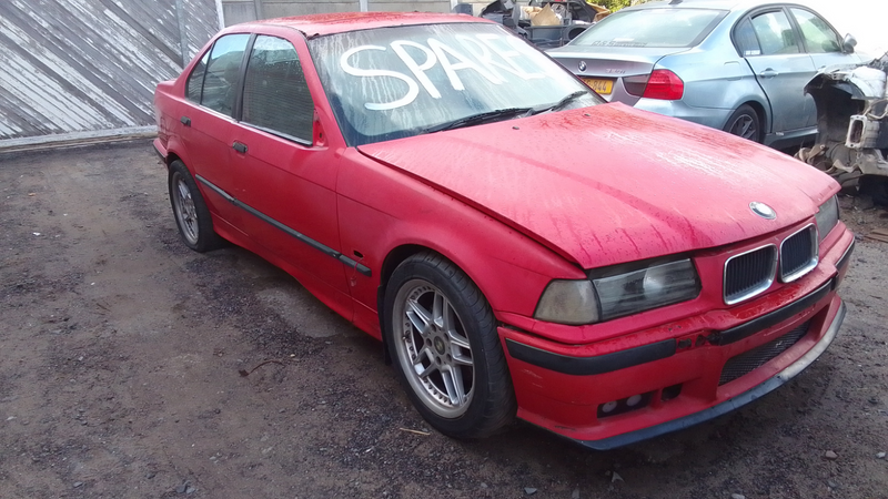 BMW E36 BREAKING UP FOR SPARES
