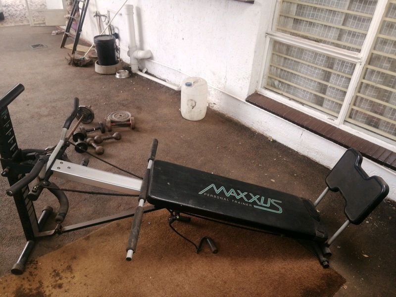 Maxxus full body trainer