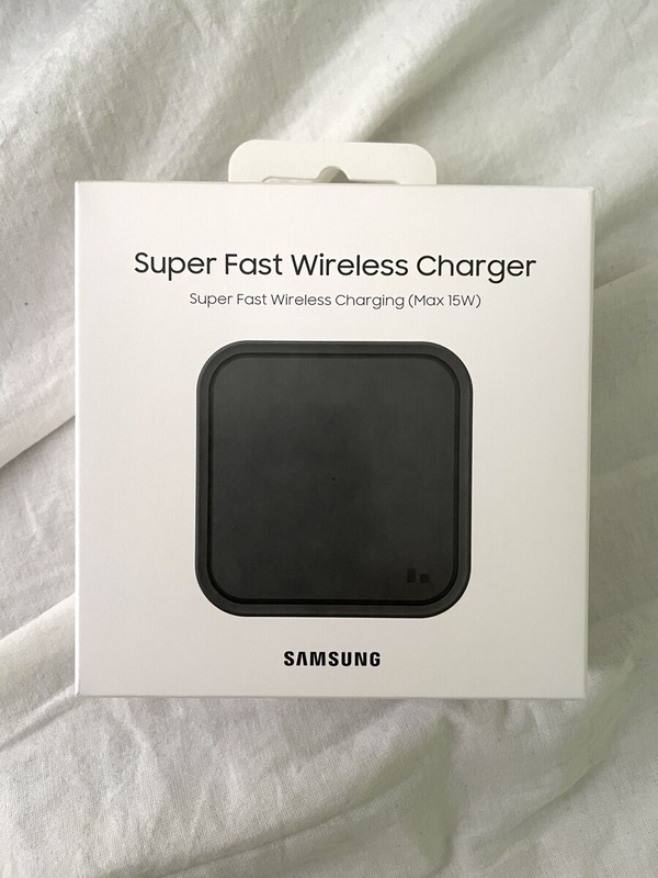 SAMSUNG ORIGINAL SUPER FAST WIRELESS CHARGER.