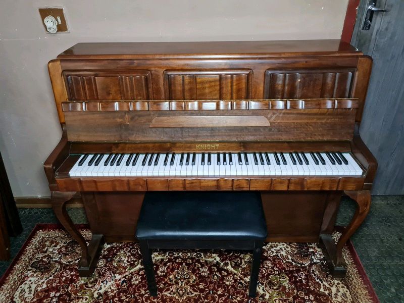Beautiful Knight piano with delivery and tuning included in Gauteng