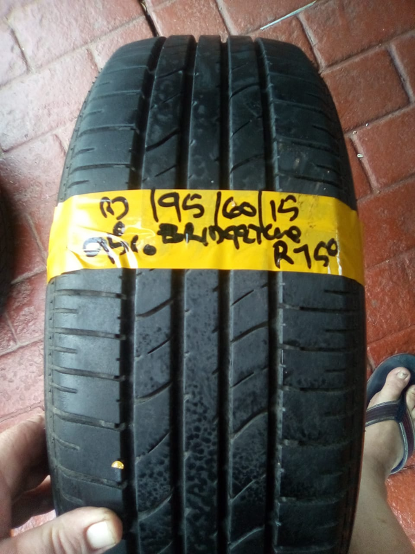 1xBridgestone tyre 195/60/15 98%