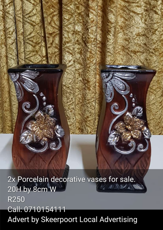 2x Porcelain Decorative vases for sale
