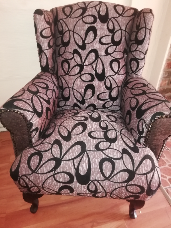 2 x Newly recovered wingback chairs. Contrast of brown &amp; black fabric. Quite big chairs... R2000