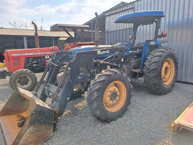 New holland 5610 4x4 With Rovic Front-End Loader
