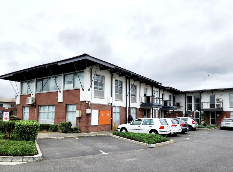 SPEARHEAD BUSINESS PARK | MONTAGUE GARDENS | GROUND FLOOR OFFICE TO RENT IN SECURE BUSINESS PARK