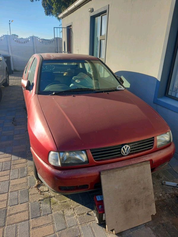 Red Polo Classic 1999 model 1.8