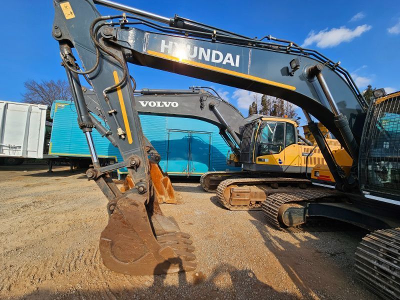 2023 HYUNDAI R210 EXCAVATOR