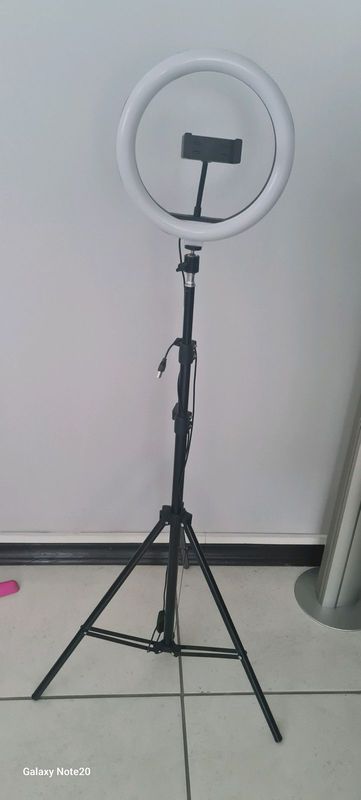 Ring light with adjustable stand and 3 light modes