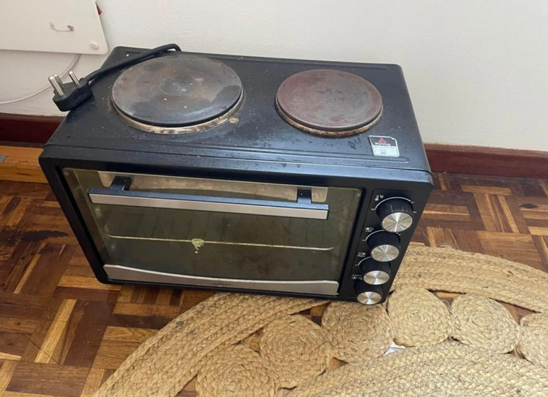 Oven/stove - Ad posted by Ben Cullinan