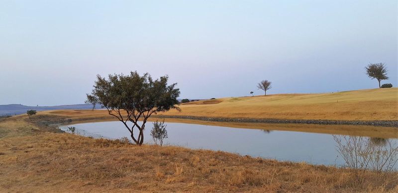 Prime fairway location overlooking the dam.