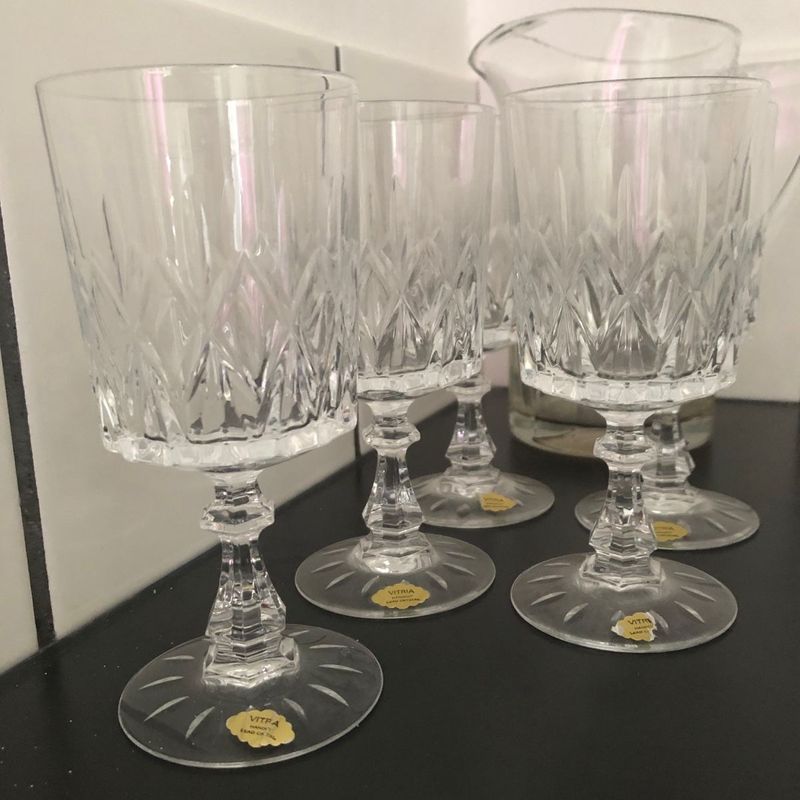 Crystalware glasses, jug and decanter