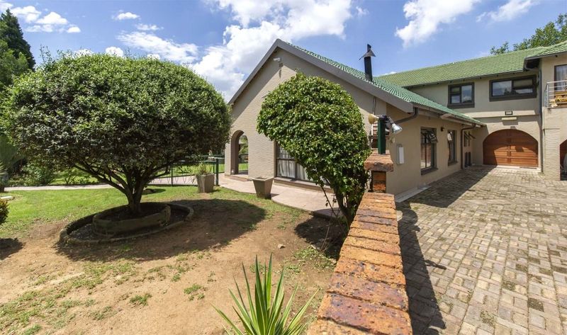 7 Bedroom house in Edenvale Central For Sale