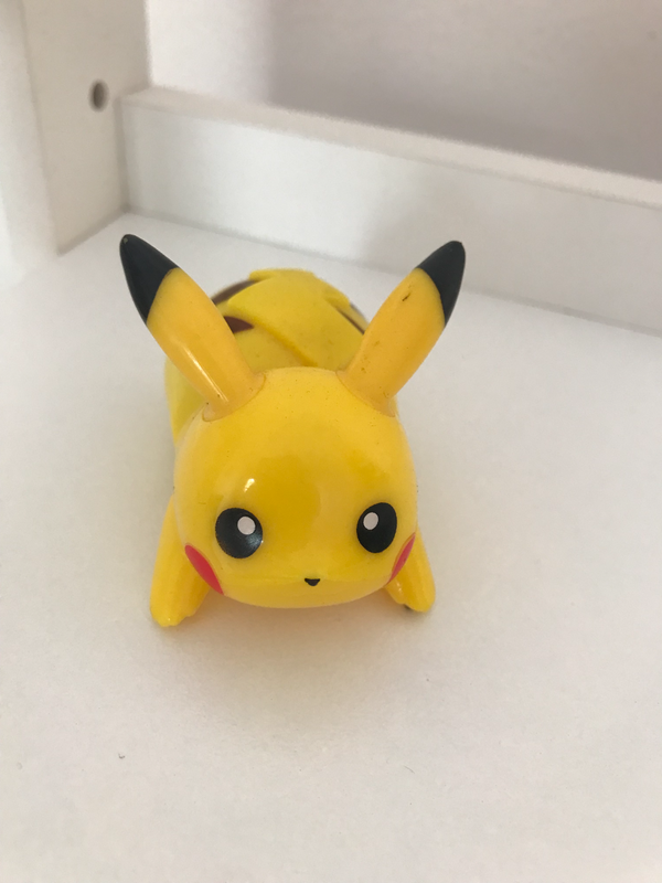 Pikachu figurine Description - Ad posted by SUZETTEVDM