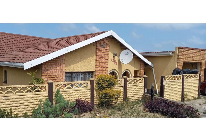 3-Bedroom house for sale in Mdantsane Nu13